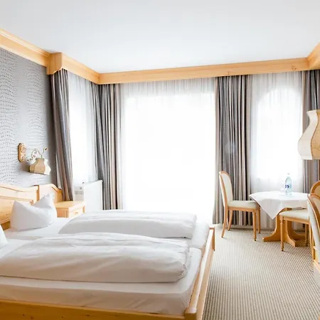 Donna Burghotel Am Hohen Bogen Otel